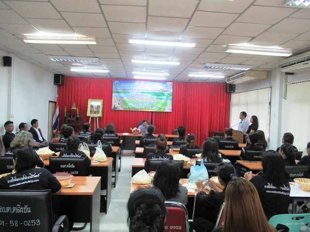 อบรมการทำดอกไม้จันทน์ 14 กรกฎาคม 2560 ณ อบต.ตลิ่งชัน