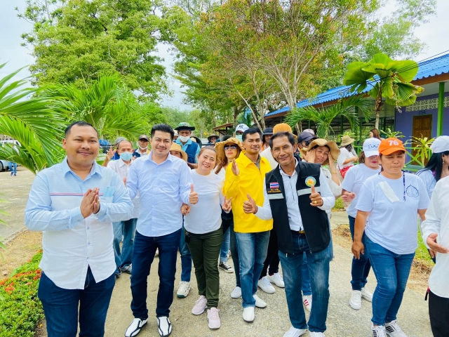 กิจกรรมการถวายเทียนพรรษา